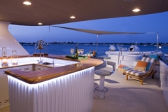 Upper deck bar